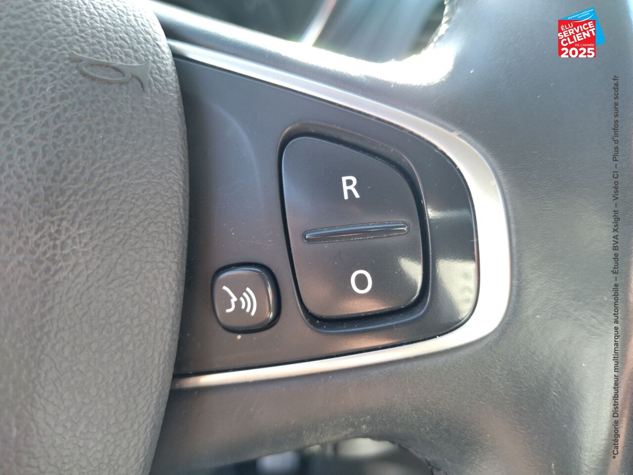 Véhicule d'occasion RENAULT CAPTUR 1.2 TCE 120CH ENERGY INTENS EDC chez Renault Saint-Louis