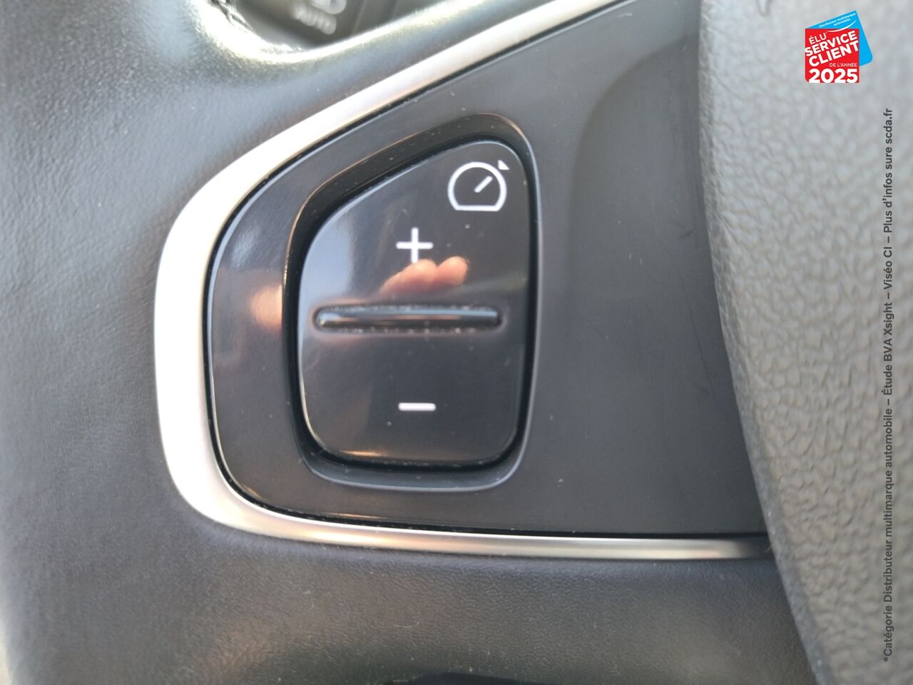 Véhicule d'occasion RENAULT CAPTUR 1.2 TCE 120CH ENERGY INTENS EDC chez Renault Saint-Louis