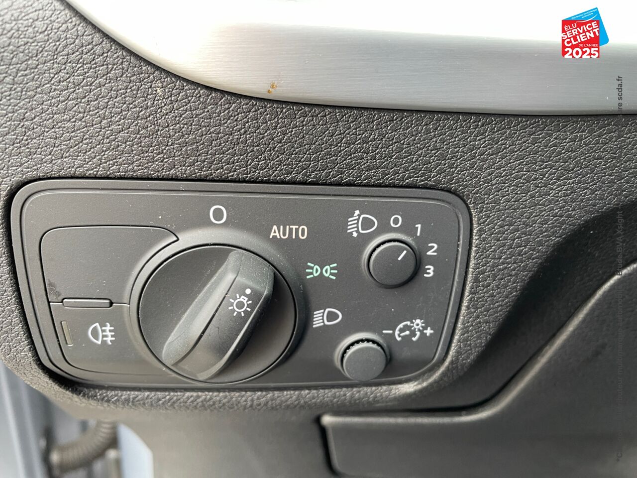 Véhicule d'occasion AUDI Q2 35 TFSI 150CH COD S TRONIC 7 EURO6D-T SIEGES CHAUF chez BMW Lons le Saunier