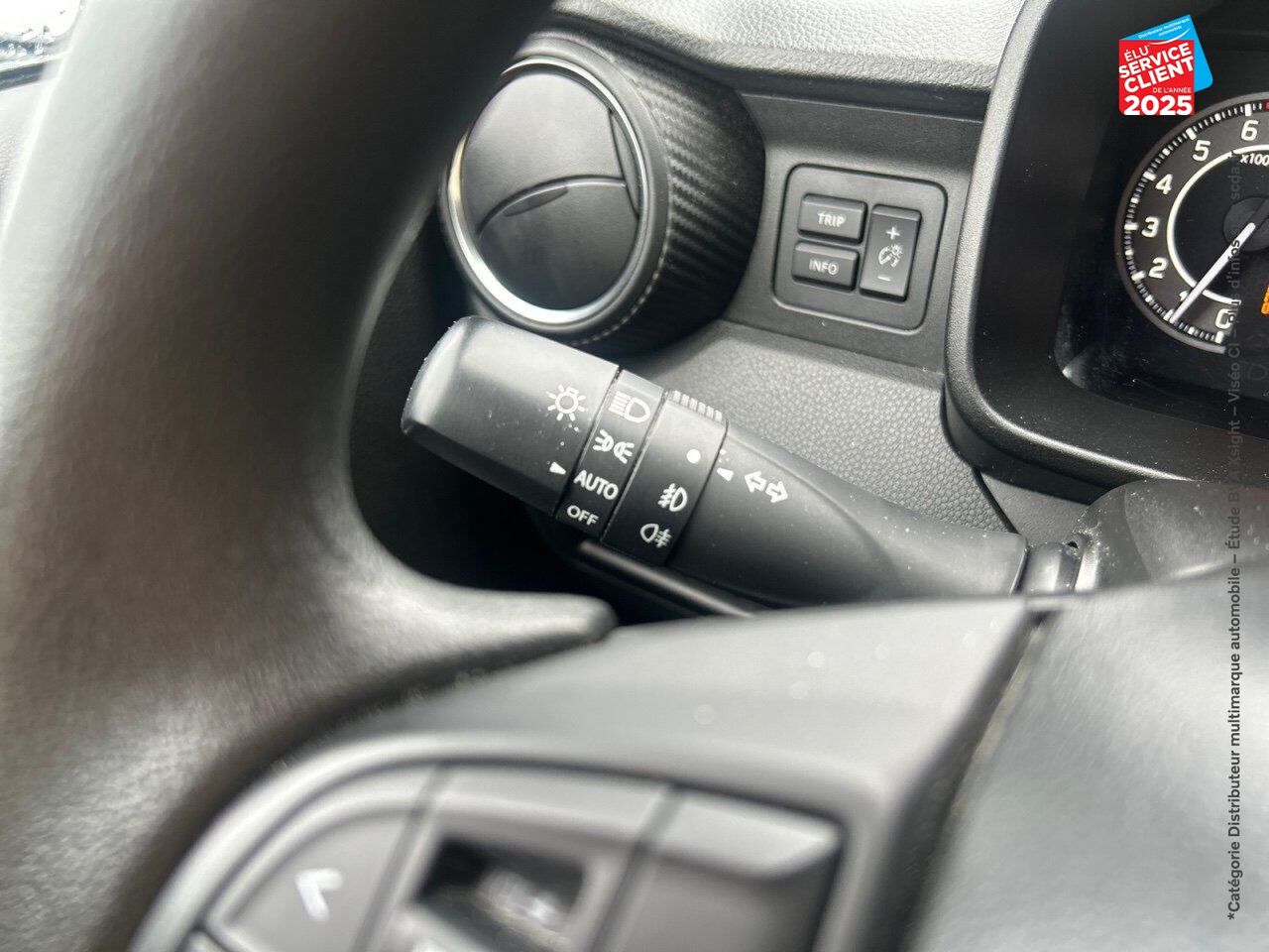 Véhicule d'occasion SUZUKI IGNIS 1.2 DUALJET HYBRID 83CH PRIVILEGE SIEGES CHAUF CAMERA CARPLAY chez Renault Colmar