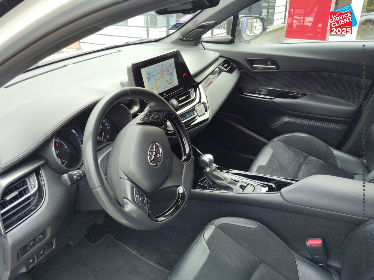 Véhicule d'occasion TOYOTA C-HR 184H COLLECTION 2WD E-CVT MY22 chez Toyota Thionville