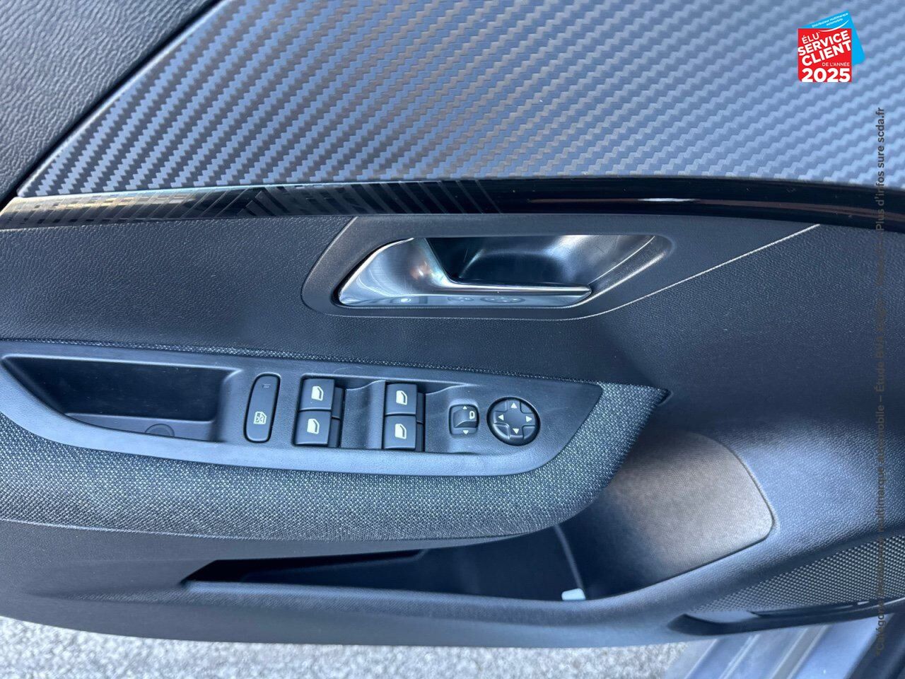 Véhicule d'occasion PEUGEOT 208 1.2 HYBRID 100CH STYLE E-DCS6 chez Opel Bar le Duc