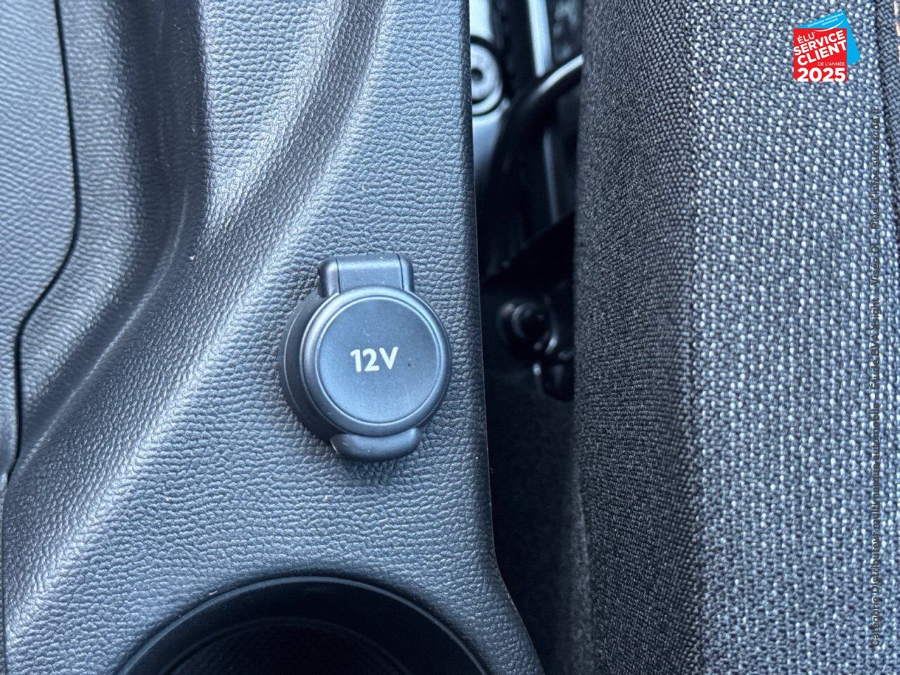 Véhicule d'occasion PEUGEOT 208 1.2 HYBRID 100CH STYLE E-DCS6 chez Opel Bar le Duc