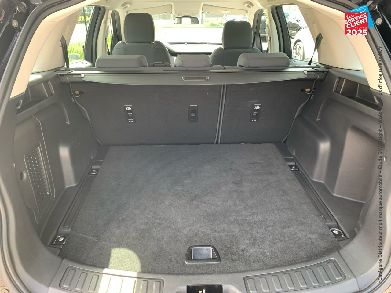 Véhicule d'occasion LAND-ROVER DISCOVERY SPORT 2.0 D 150CH BUSINESS MARK V CAMERA CARPLAY chez Toyota Thionville
