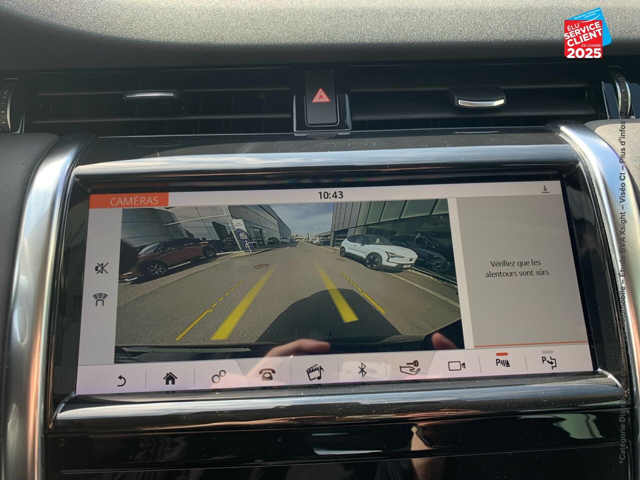 Véhicule d'occasion LAND-ROVER DISCOVERY SPORT 2.0 D 150CH BUSINESS MARK V CAMERA CARPLAY chez Toyota Thionville