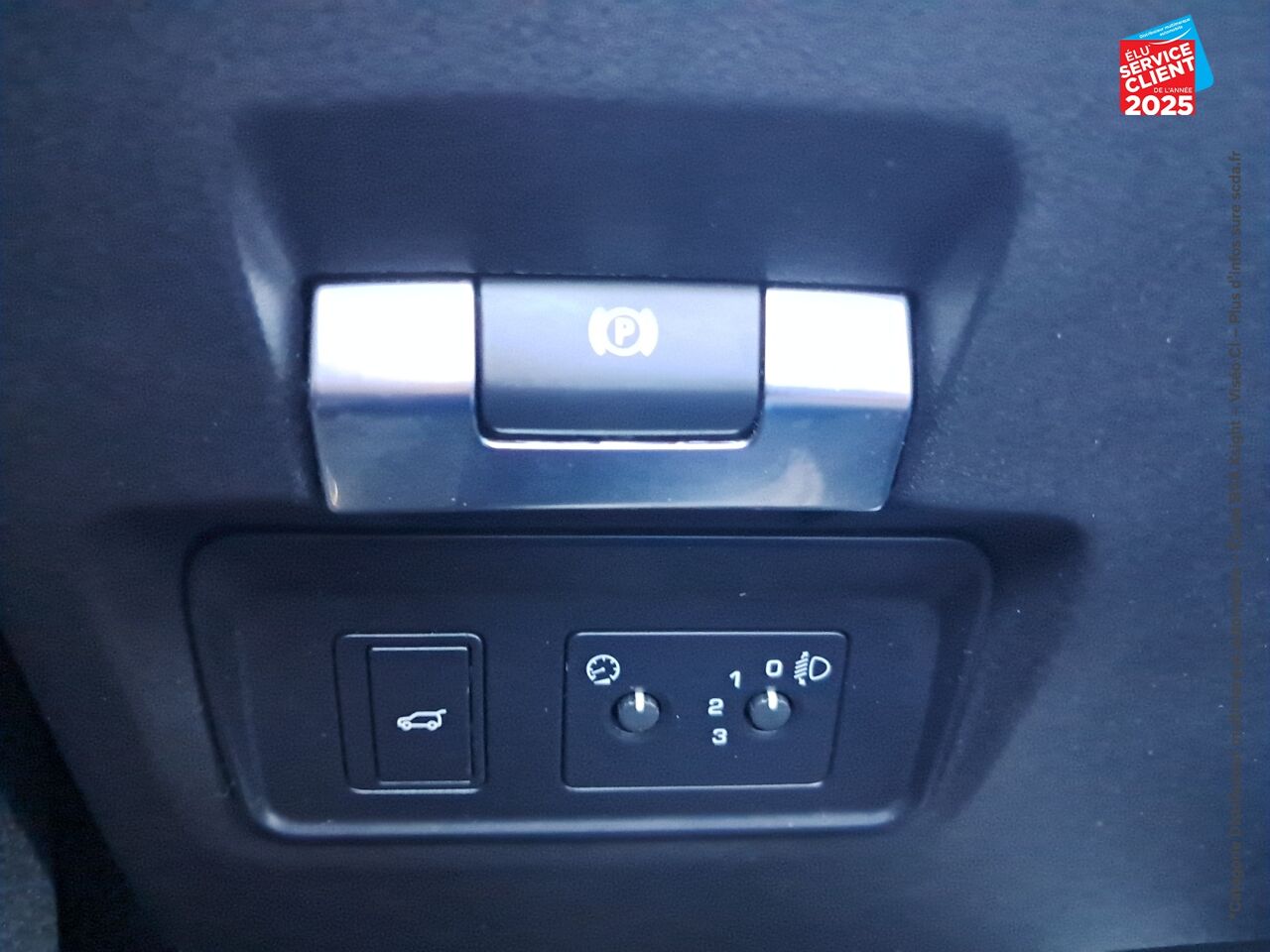Véhicule d'occasion LAND-ROVER DISCOVERY SPORT 2.0 D 150CH BUSINESS MARK V CAMERA CARPLAY chez Hyundai Chalons