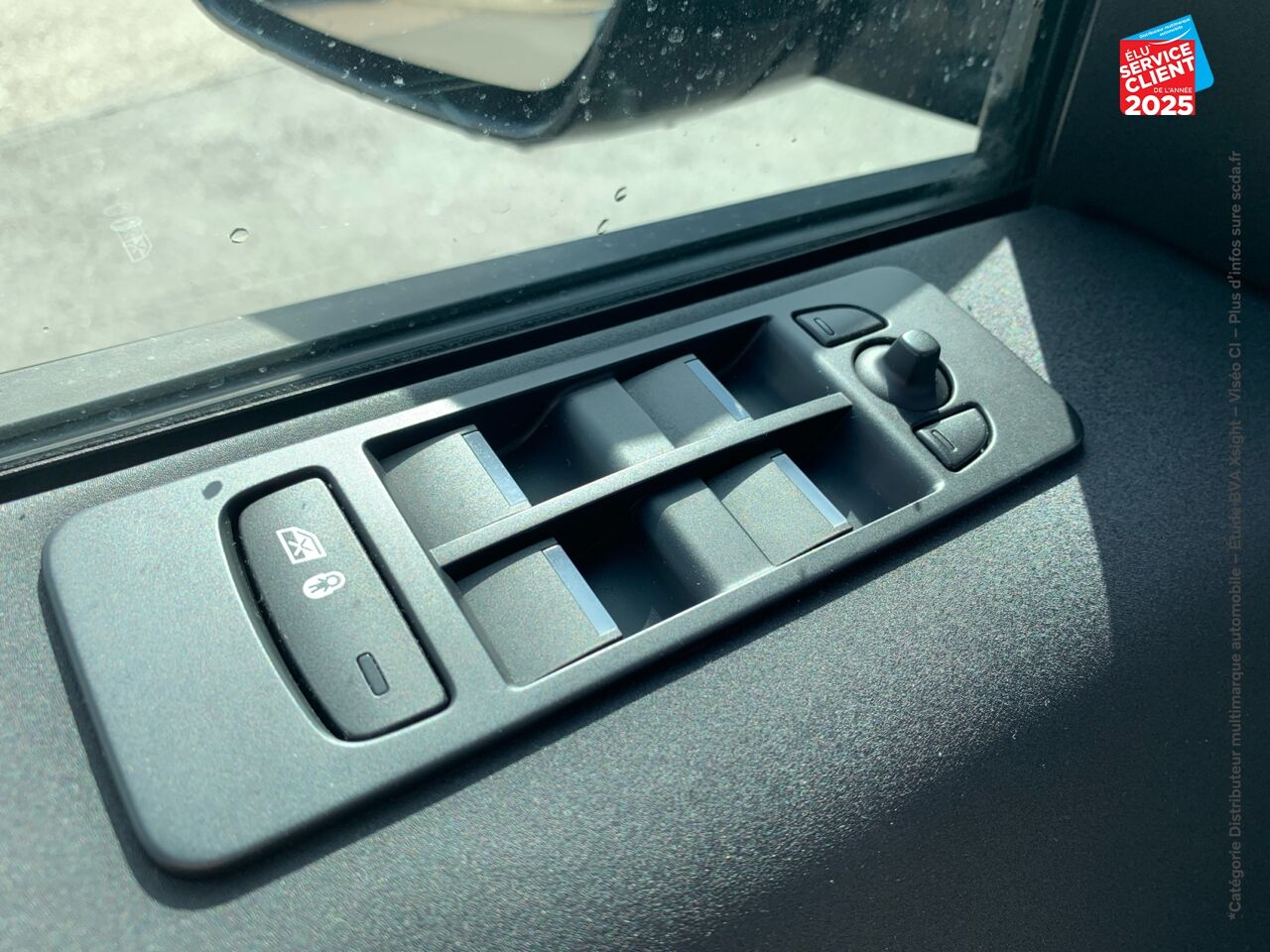 Véhicule d'occasion LAND-ROVER DISCOVERY SPORT 2.0 D 150CH BUSINESS MARK V CAMERA CARPLAY chez Toyota Thionville