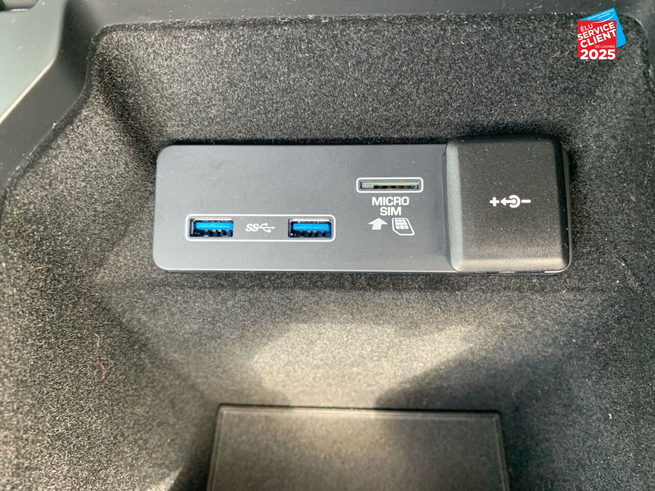 Véhicule d'occasion LAND-ROVER DISCOVERY SPORT 2.0 D 150CH BUSINESS MARK V CAMERA CARPLAY chez Toyota Thionville