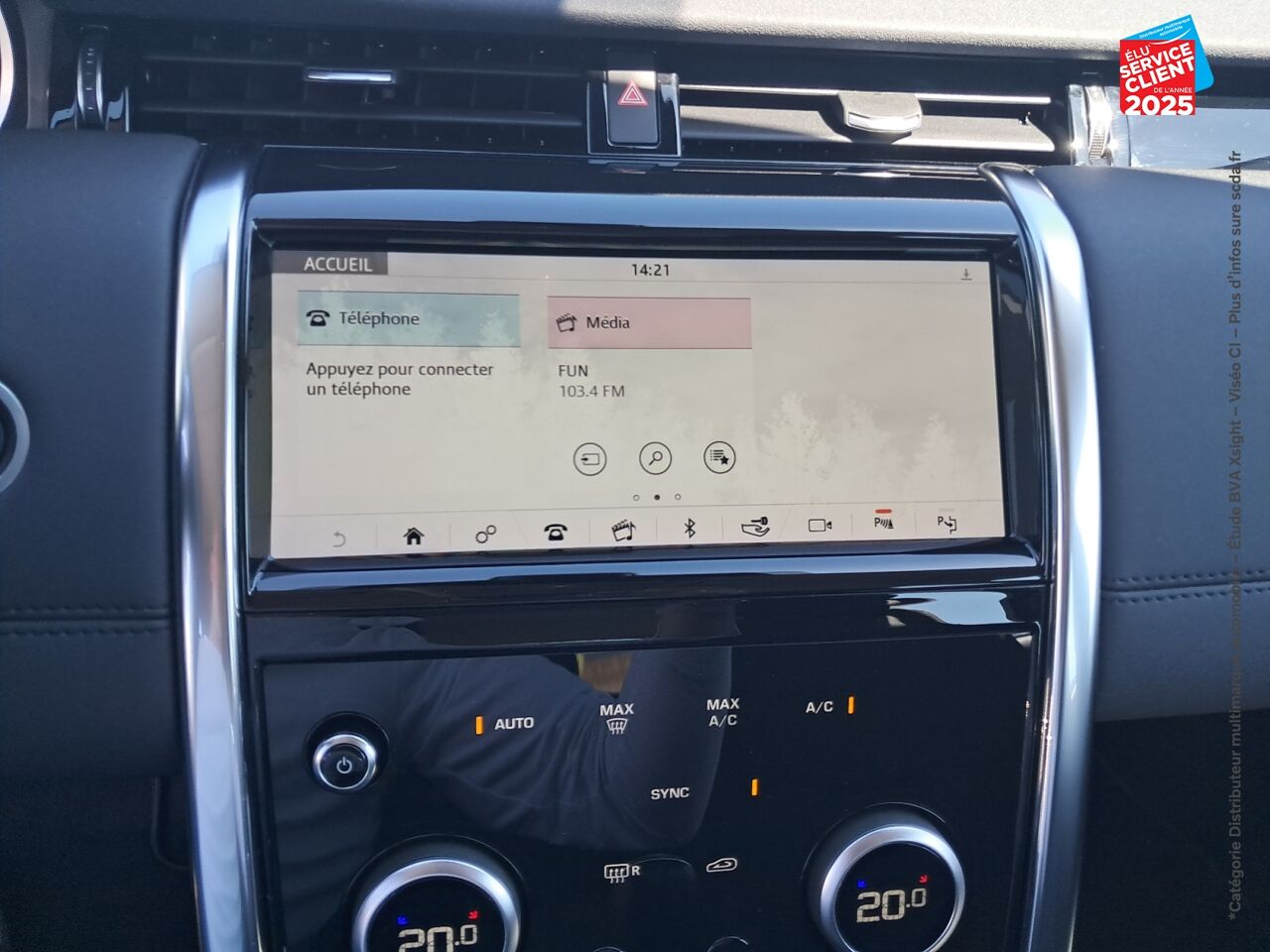 Véhicule d'occasion LAND-ROVER DISCOVERY SPORT 2.0 D 150CH BUSINESS MARK V CAMERA CARPLAY chez Hyundai Chalons