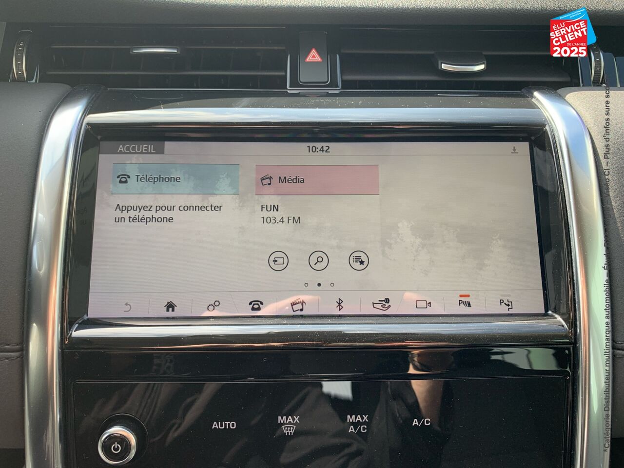 Véhicule d'occasion LAND-ROVER DISCOVERY SPORT 2.0 D 150CH BUSINESS MARK V CAMERA CARPLAY chez Toyota Thionville