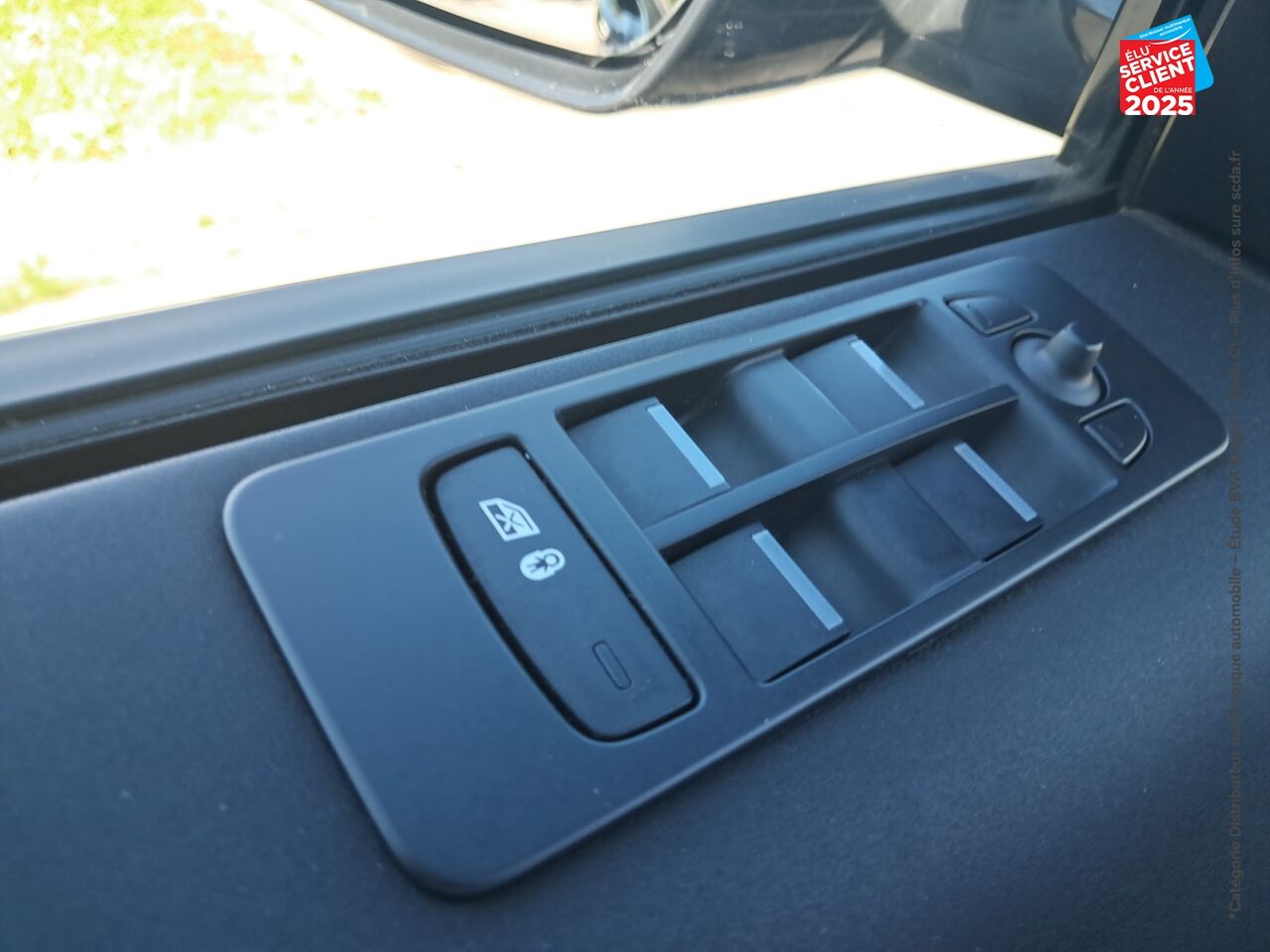 Véhicule d'occasion LAND-ROVER DISCOVERY SPORT 2.0 D 150CH BUSINESS MARK V CAMERA CARPLAY chez Hyundai Chalons