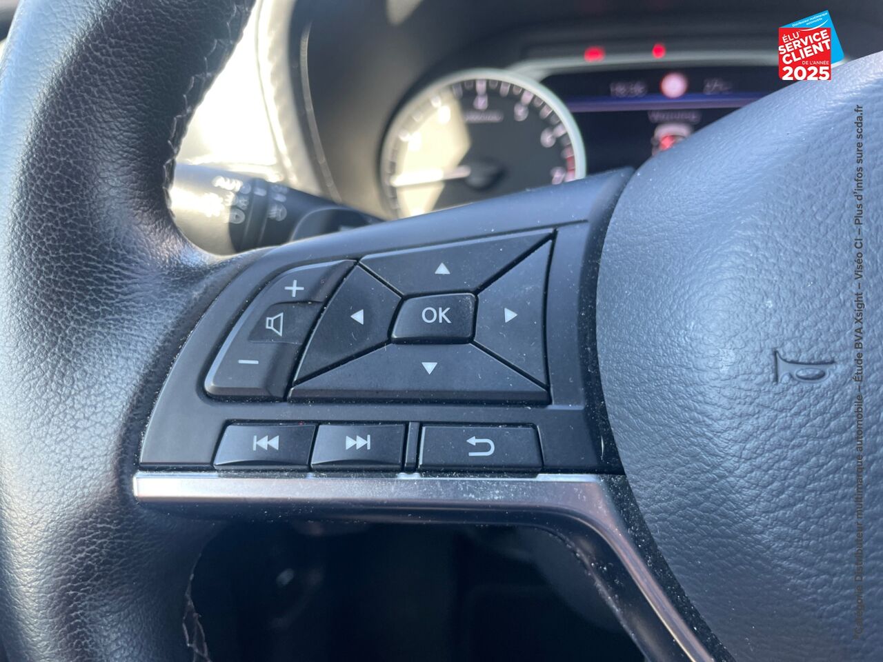 Véhicule d'occasion NISSAN JUKE 1.0 DIG-T 117CH TEKNA DCT SIEGES CHAUF CAMERA BOSE chez Renault Colmar