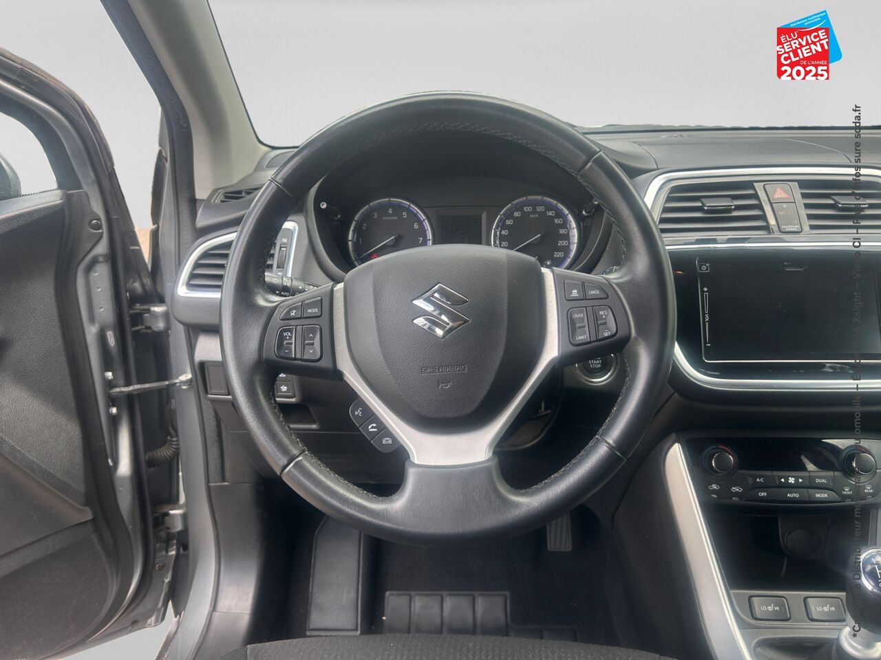 Véhicule d'occasion SUZUKI S-CROSS 1.4 BOOSTERJET HYBRID 129CH PRIVILEGE EURO6D-T chez Hyundai Chalons