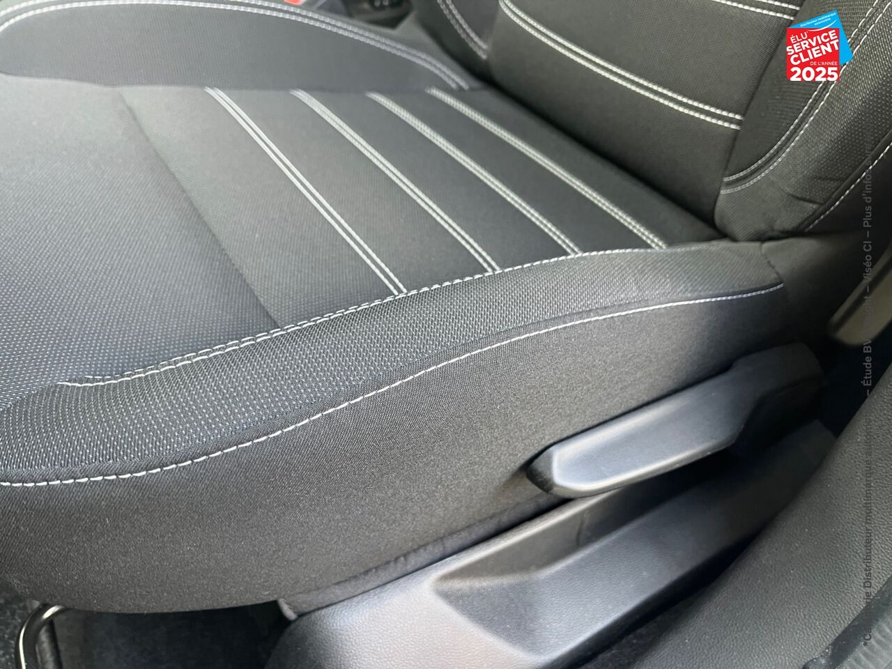 Véhicule d'occasion DACIA JOGGER 1.0 ECO-G 100CH EXPRESSION 7 PLACES -24 chez Toyota Thionville