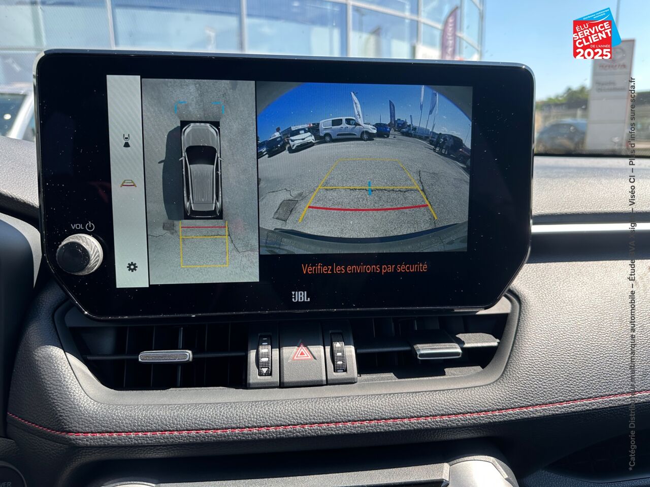 Véhicule d'occasion TOYOTA RAV4 2.5 HYBRIDE RECHARGEABLE 306CH COLLECTION AWD-I MY25 SIEGE CHAUF CAMERA GPS chez Hyundai Epernay
