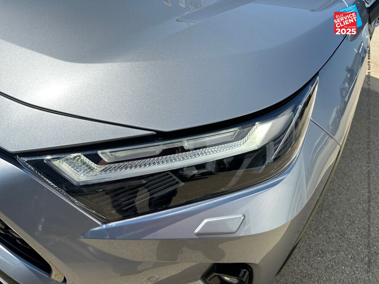 Véhicule d'occasion TOYOTA RAV4 2.5 HYBRIDE RECHARGEABLE 306CH COLLECTION AWD-I MY25 SIEGE CHAUF CAMERA GPS chez Hyundai Epernay