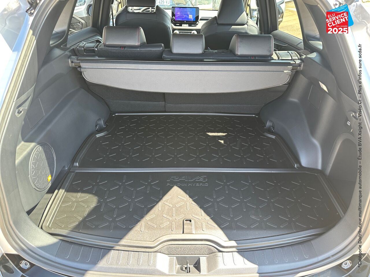 Véhicule d'occasion TOYOTA RAV4 2.5 HYBRIDE RECHARGEABLE 306CH COLLECTION AWD-I MY25 SIEGE CHAUF CAMERA GPS chez Hyundai Epernay