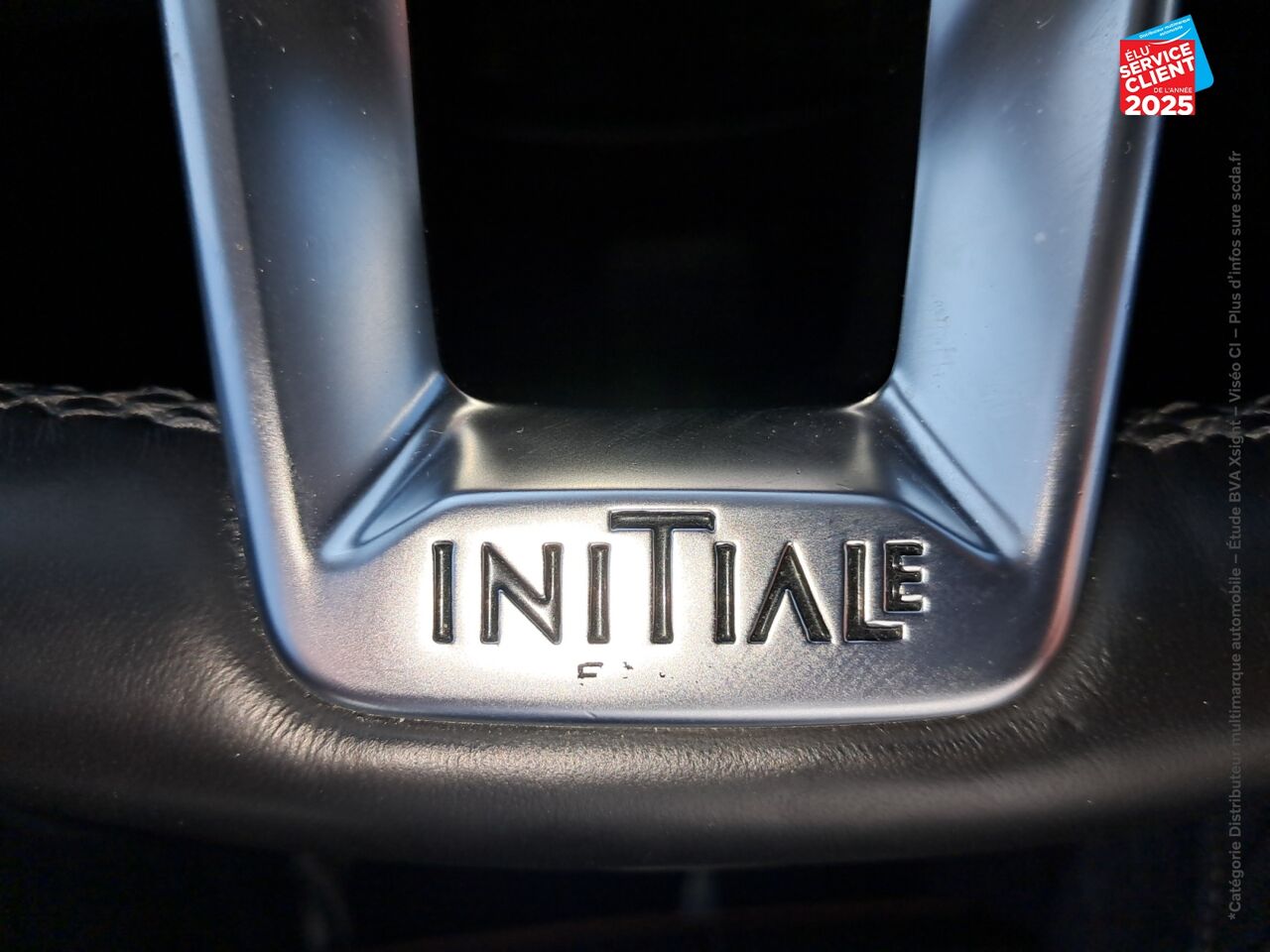Véhicule d'occasion RENAULT CAPTUR 1.3 TCE 155CH FAP INITIALE PARIS EDC chez Toyota Thionville
