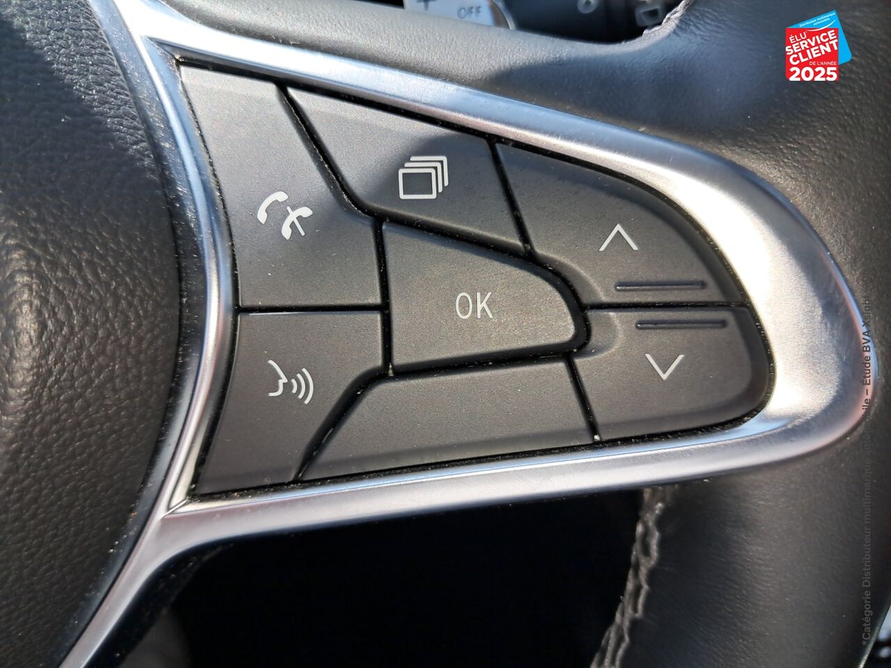 Véhicule d'occasion RENAULT CAPTUR 1.3 TCE 155CH FAP INITIALE PARIS EDC chez Toyota Thionville