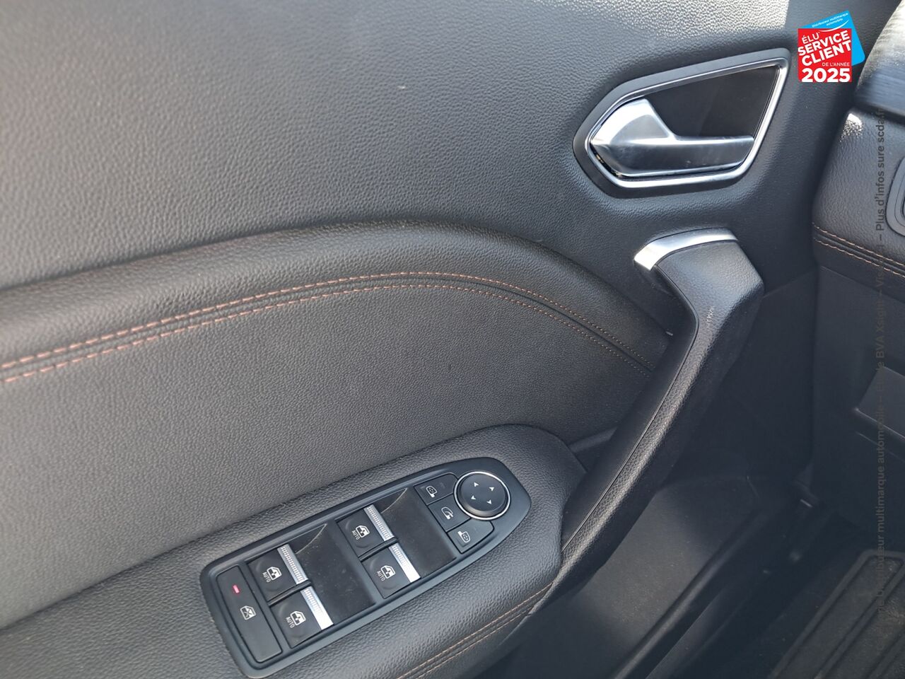 Véhicule d'occasion RENAULT CAPTUR 1.3 TCE 155CH FAP INITIALE PARIS EDC chez Toyota Thionville