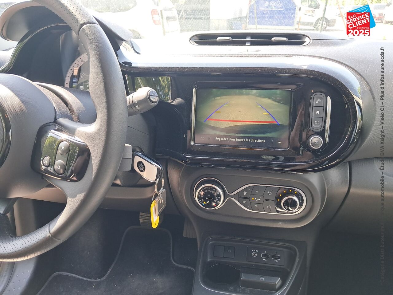 Véhicule d'occasion RENAULT TWINGO E-TECH ELECTRIC URBAN NIGHT R80 ACHAT INTEGRAL chez Toyota Thionville