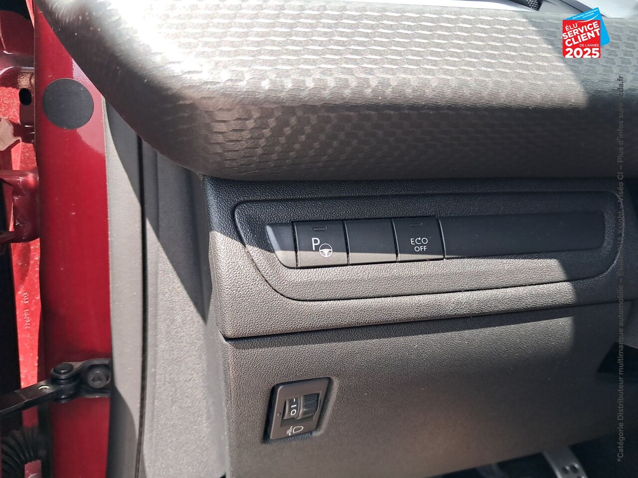 Véhicule d'occasion PEUGEOT 2008 1.2 PURETECH 130CH E6.C CROSSWAY SS EAT6 chez Dacia Mulhouse