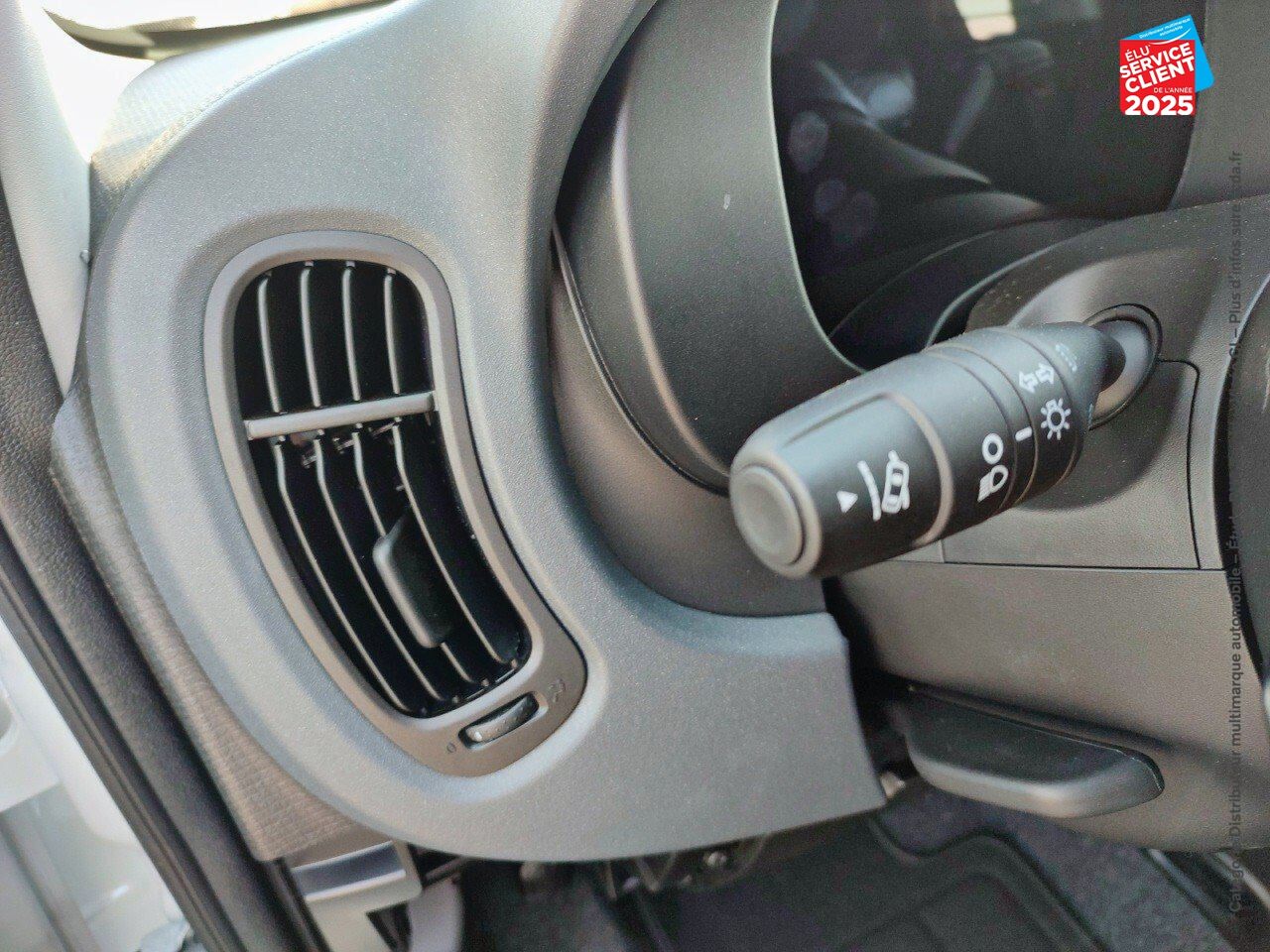 Véhicule d'occasion FIAT PANDA CLASSIC 1.0 70CH BSG SS CITY chez Dacia Mulhouse