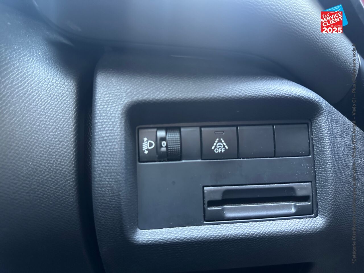 Véhicule d'occasion CITROEN C5 AIRCROSS BLUEHDI 130CH SS SHINE EAT8 chez Hyundai Reims