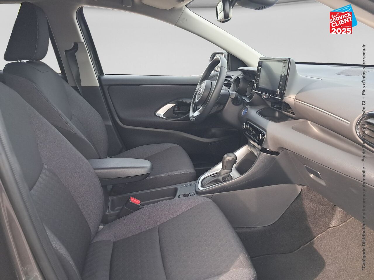 Véhicule d'occasion TOYOTA YARIS 116H DESIGN 5P MY22 chez Toyota Verdun