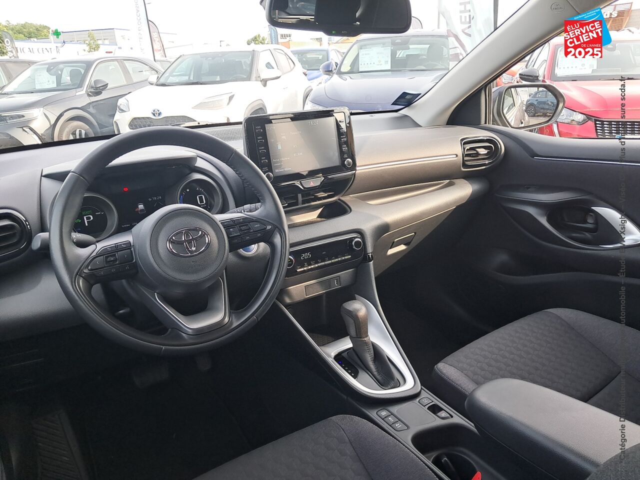 Véhicule d'occasion TOYOTA YARIS 116H DESIGN 5P MY22 chez Toyota Verdun