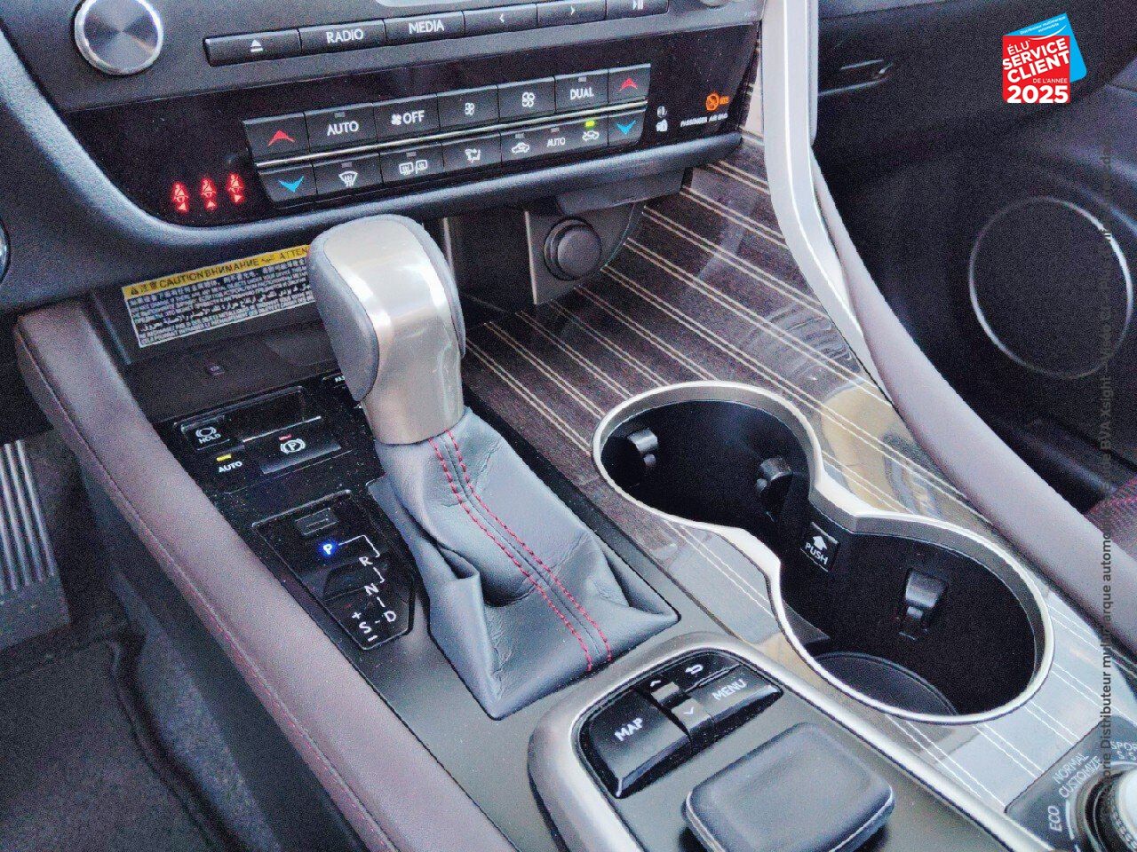 Véhicule d'occasion LEXUS RX 450H 4WD EXECUTIVE TOUVRANT SIEGES CHAUF/VENTIL/CUIR VOLANT CHAUF GPS CAMERA chez Toyota Thionville