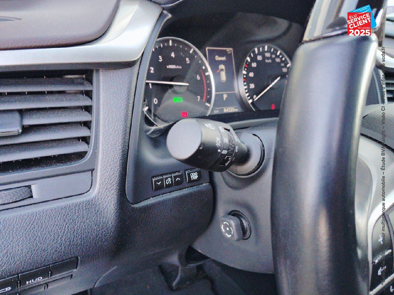 Véhicule d'occasion LEXUS RX 450H 4WD EXECUTIVE TOUVRANT SIEGES CHAUF/VENTIL/CUIR VOLANT CHAUF GPS CAMERA chez Toyota Thionville