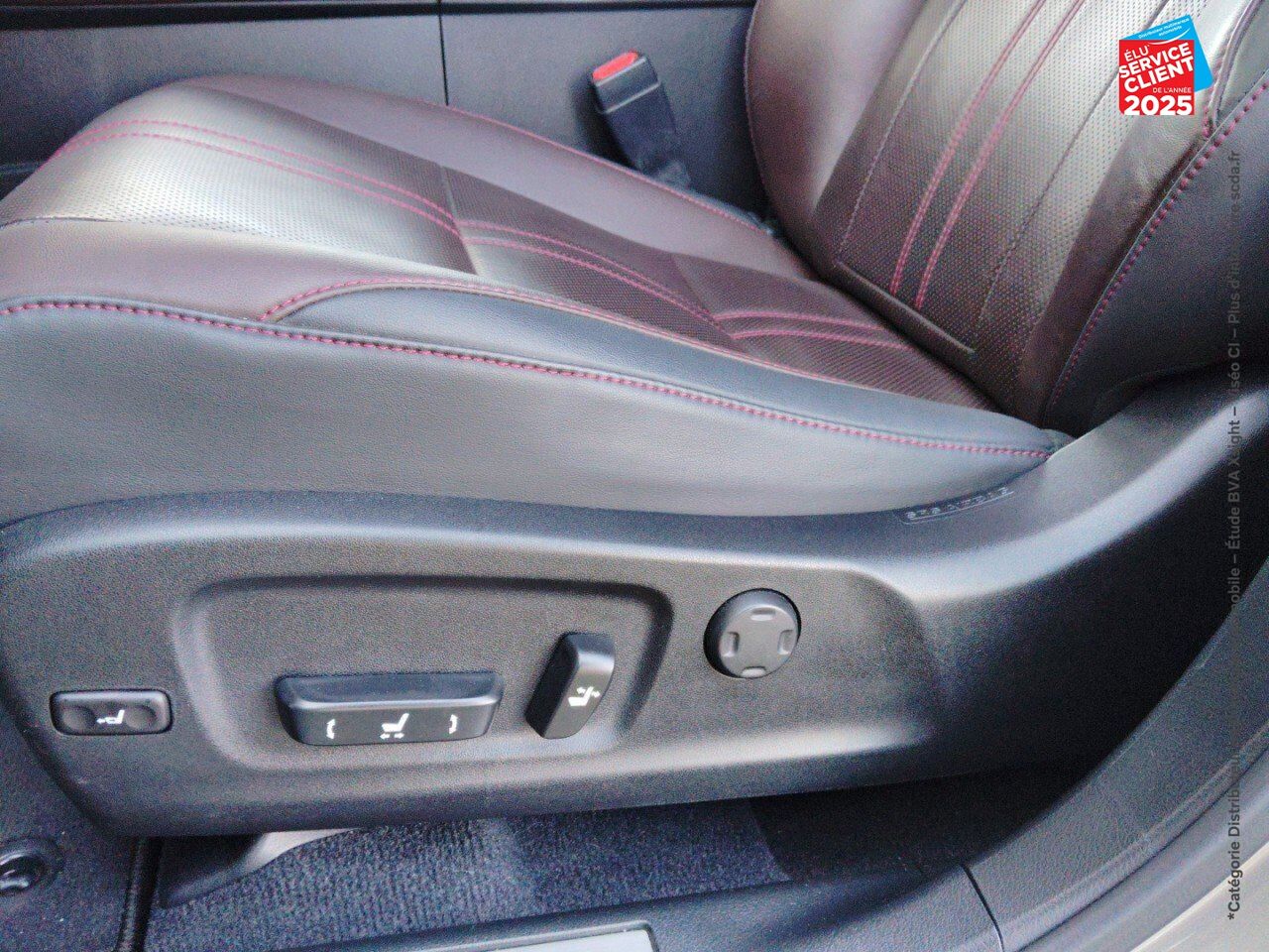 Véhicule d'occasion LEXUS RX 450H 4WD EXECUTIVE TOUVRANT SIEGES CHAUF/VENTIL/CUIR VOLANT CHAUF GPS CAMERA chez Toyota Thionville
