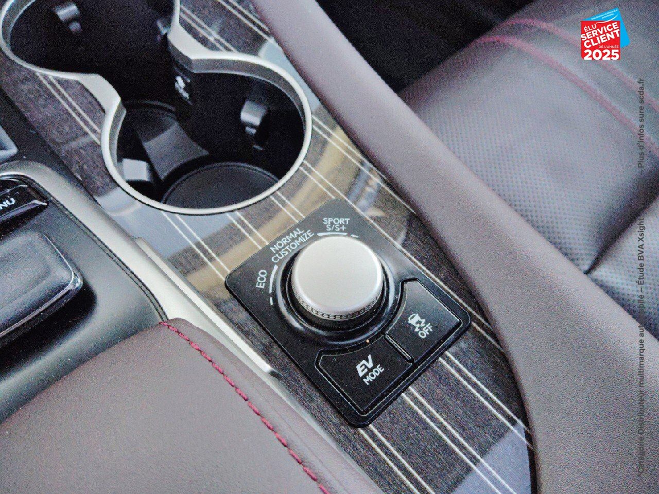 Véhicule d'occasion LEXUS RX 450H 4WD EXECUTIVE TOUVRANT SIEGES CHAUF/VENTIL/CUIR VOLANT CHAUF GPS CAMERA chez Toyota Thionville