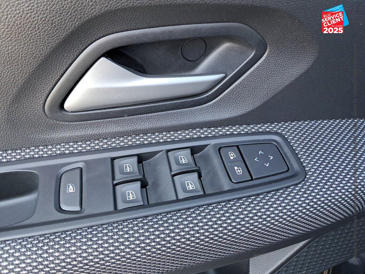 Véhicule d'occasion DACIA SANDERO 1.0 ECO-G 100CH STEPWAY EXPRESSION CAMERA RADAR AV AR chez Renault Colmar