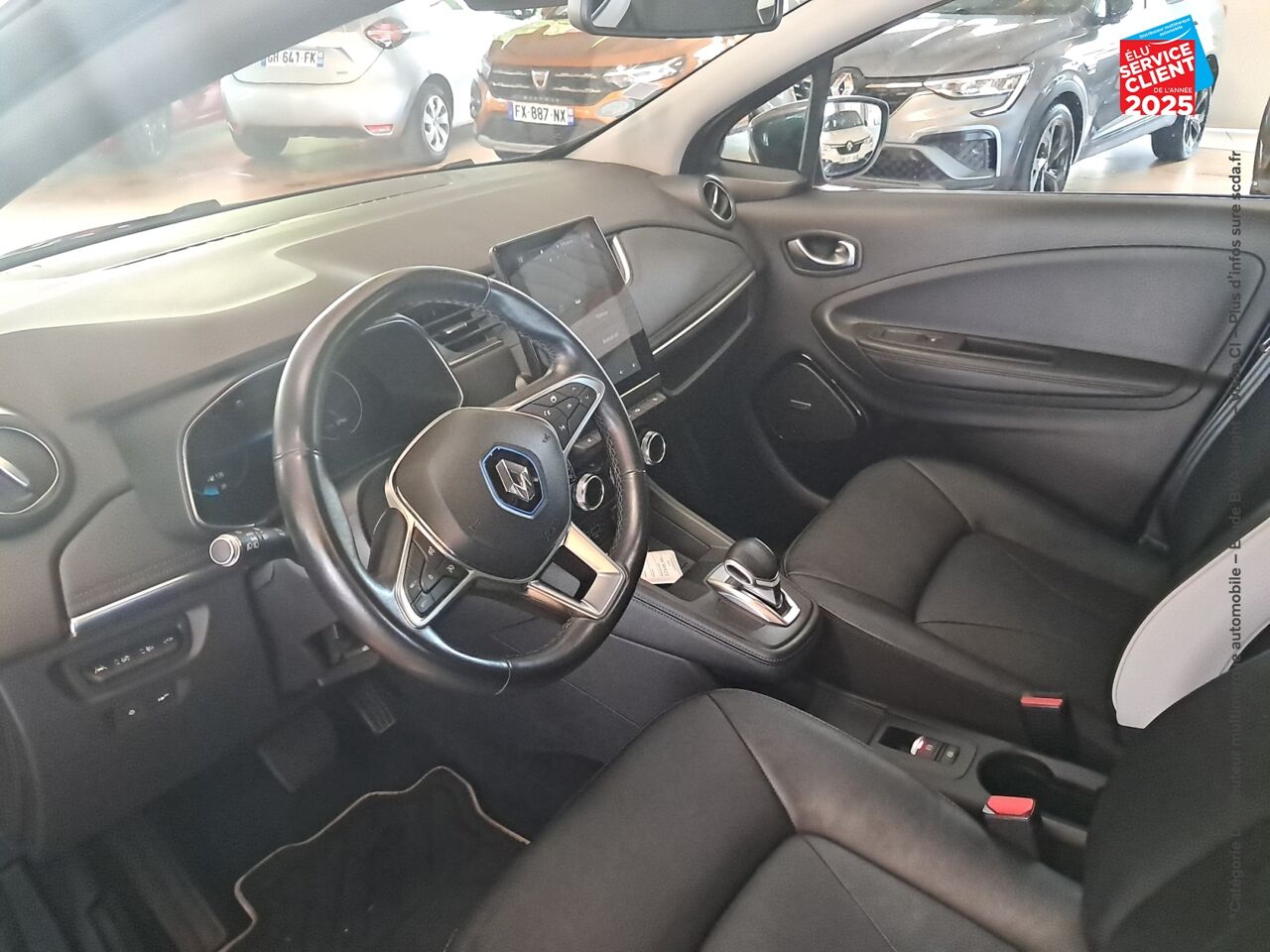 Véhicule d'occasion RENAULT ZOE EDITION ONE CHARGE NORMALE R135 ACHAT INTEGRAL 4CV SIEGES CUIR GPS BOSE chez Renault Saint-Louis