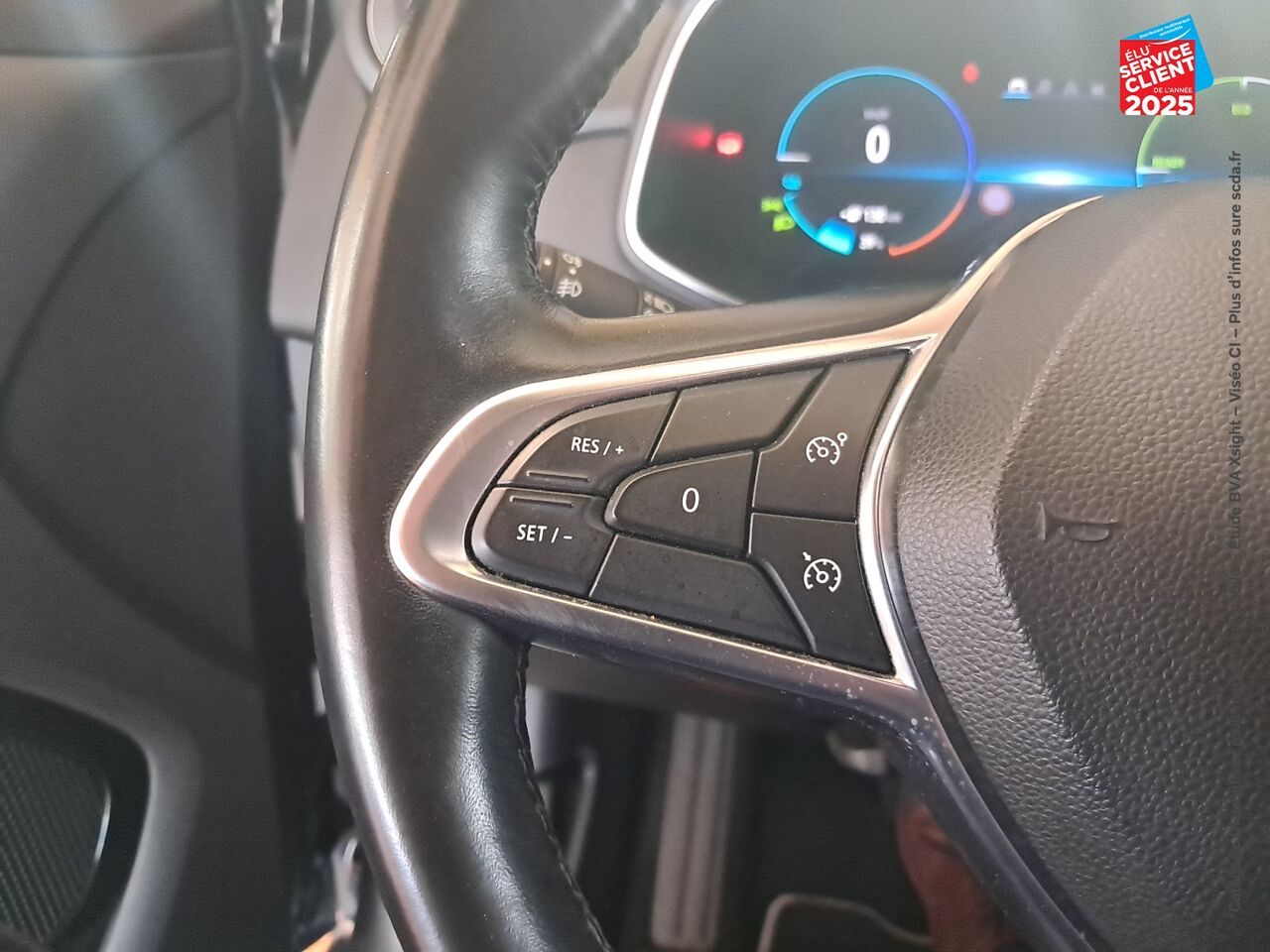 Véhicule d'occasion RENAULT ZOE EDITION ONE CHARGE NORMALE R135 ACHAT INTEGRAL 4CV SIEGES CUIR GPS BOSE chez Renault Saint-Louis