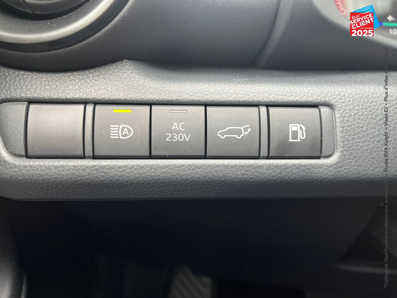 Véhicule d'occasion TOYOTA C-HR 2.0 HYBRIDE RECHARGEABLE 225CH COLLECTION NG23 chez Nissan Strasbourg