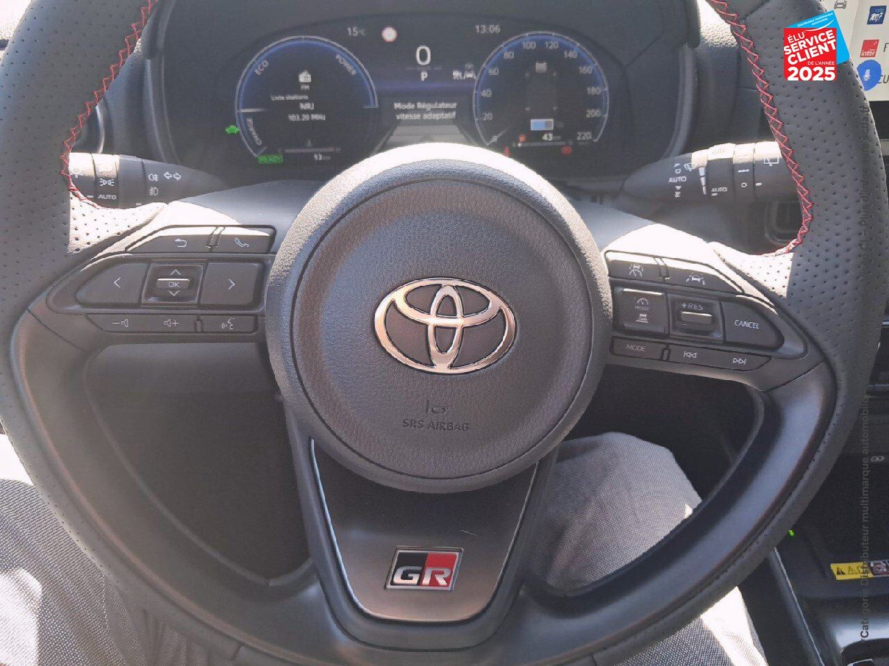 Véhicule d'occasion TOYOTA YARIS 130H GR SPORT 5P MY25 chez Toyota Verdun