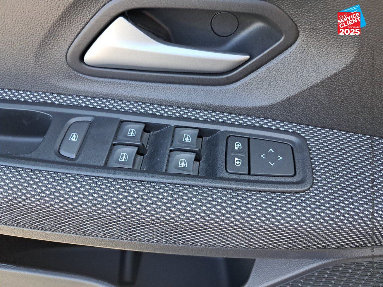 Véhicule d'occasion DACIA SANDERO 1.0 ECO-G 100CH STEPWAY EXPRESSION GPS CAMERA chez Renault Colmar