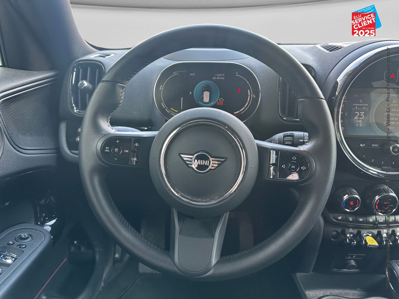 Véhicule d'occasion MINI COUNTRYMAN COOPER SE 125CH + 95CH EDITION PREMIUM ALL4 BVA6 SIEGE CHAUF GPS HUD chez Volvo Epernay