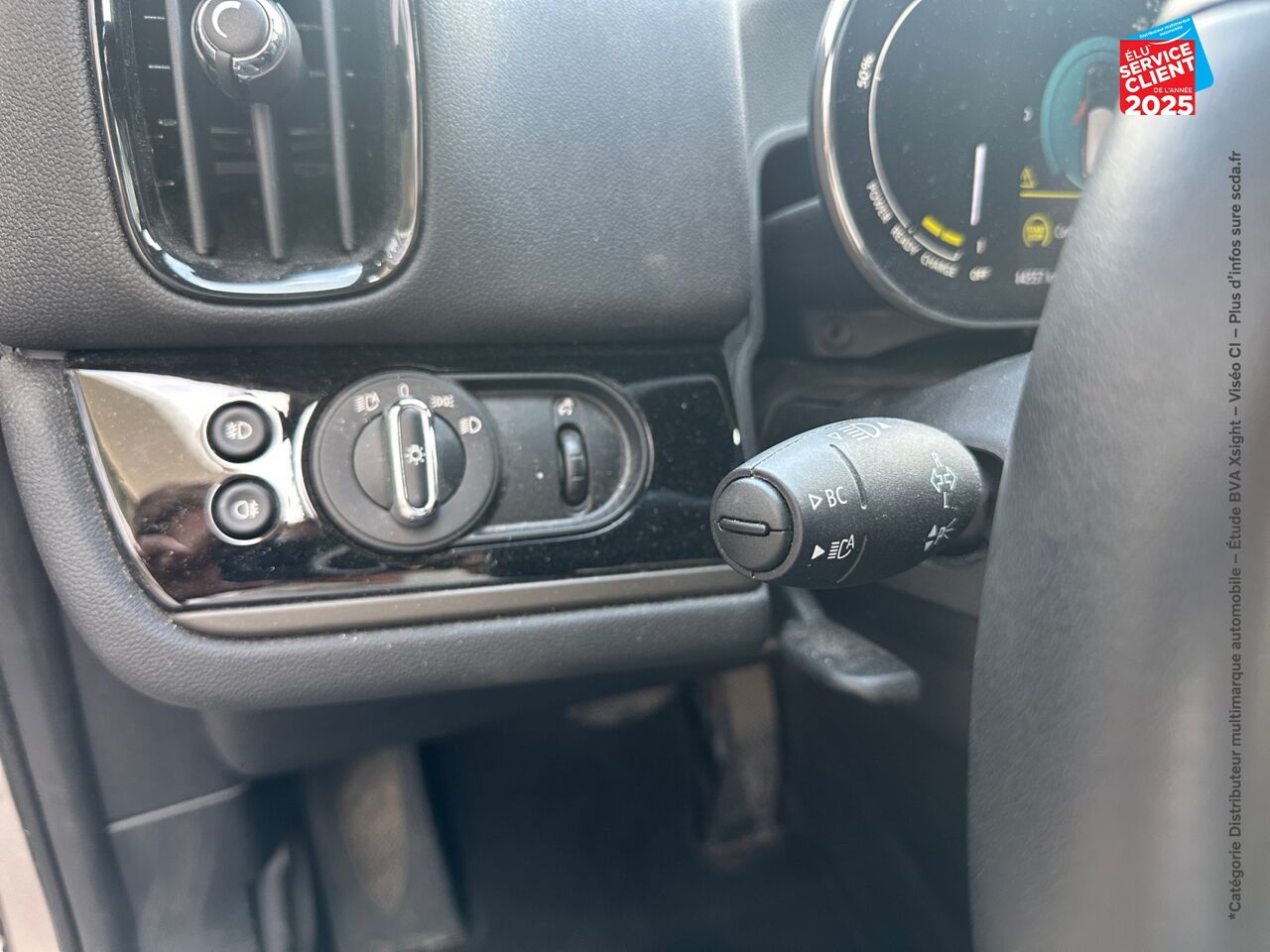 Véhicule d'occasion MINI COUNTRYMAN COOPER SE 125CH + 95CH EDITION PREMIUM ALL4 BVA6 SIEGE CHAUF GPS HUD chez Volvo Epernay