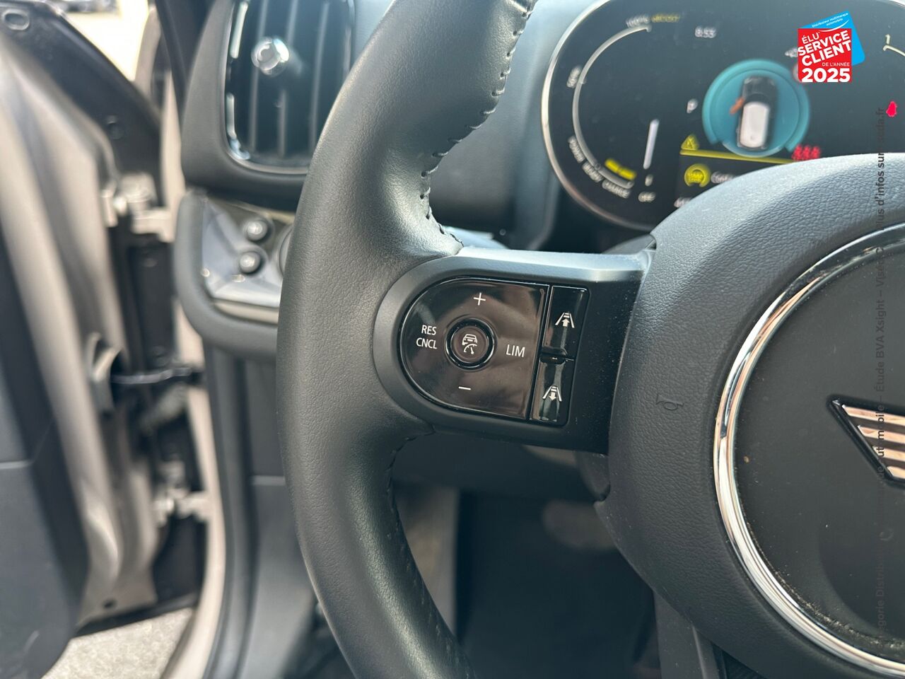 Véhicule d'occasion MINI COUNTRYMAN COOPER SE 125CH + 95CH EDITION PREMIUM ALL4 BVA6 SIEGE CHAUF GPS HUD chez Volvo Epernay