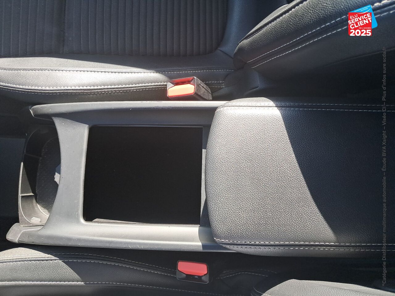 Véhicule d'occasion RENAULT GRAND SCENIC 1.7 BLUE DCI 120CH INTENS EDC chez Renault Saint-Louis