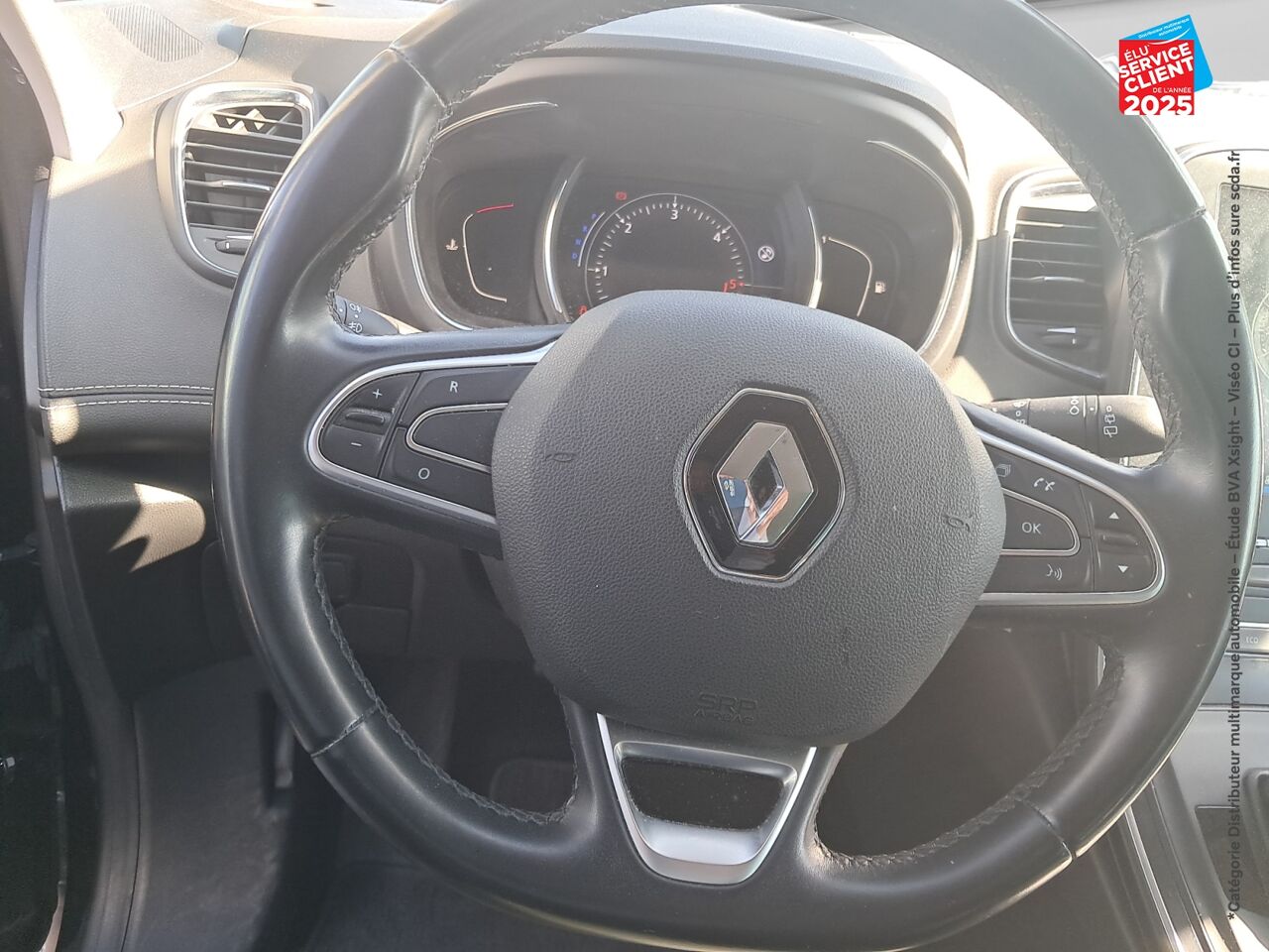 Véhicule d'occasion RENAULT GRAND SCENIC 1.7 BLUE DCI 120CH INTENS EDC chez Renault Saint-Louis