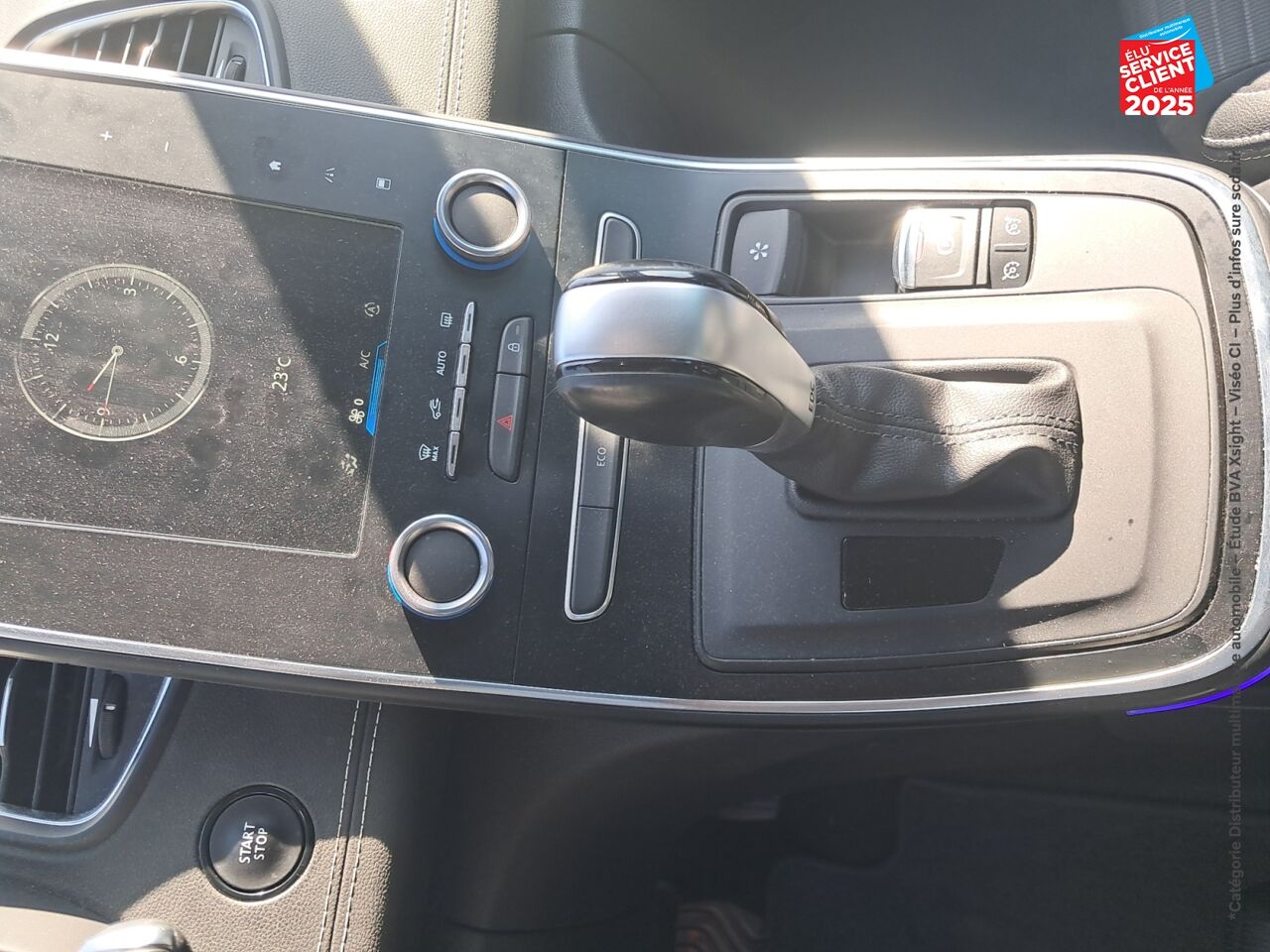 Véhicule d'occasion RENAULT GRAND SCENIC 1.7 BLUE DCI 120CH INTENS EDC chez Renault Saint-Louis
