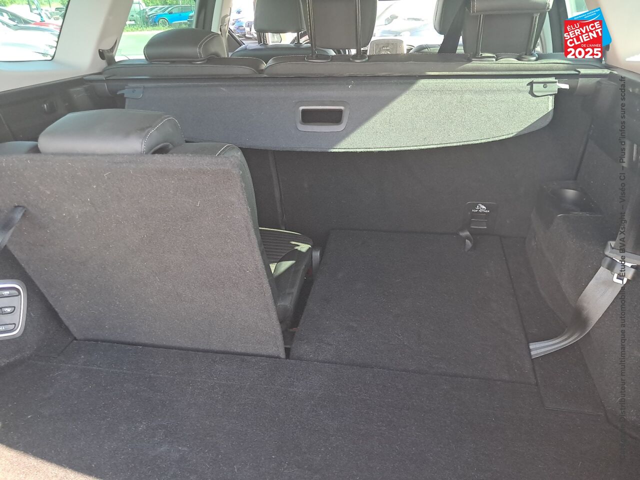 Véhicule d'occasion RENAULT GRAND SCENIC 1.7 BLUE DCI 120CH INTENS EDC chez Renault Saint-Louis