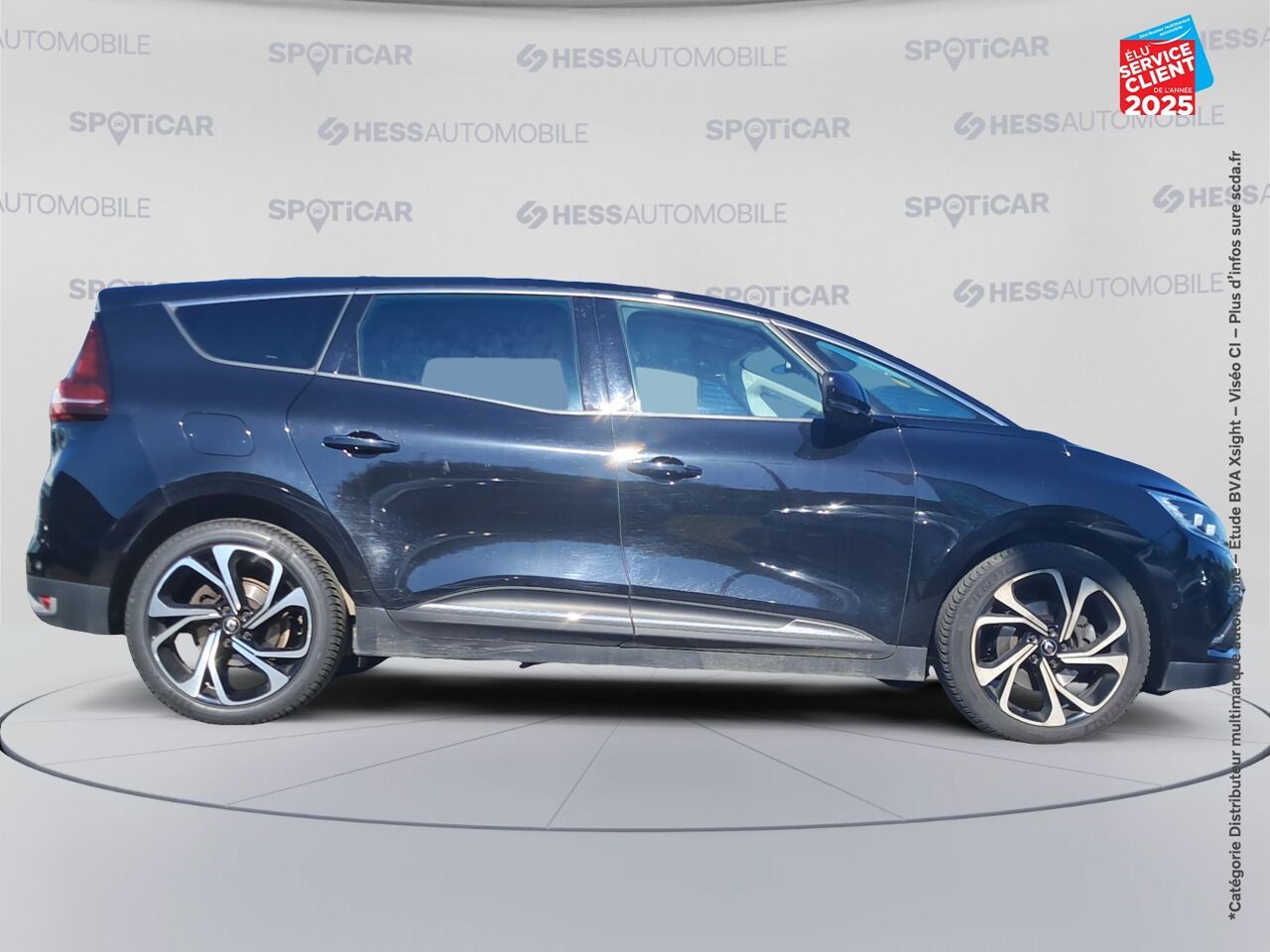 Véhicule d'occasion RENAULT GRAND SCENIC 1.7 BLUE DCI 120CH INTENS EDC chez Renault Saint-Louis