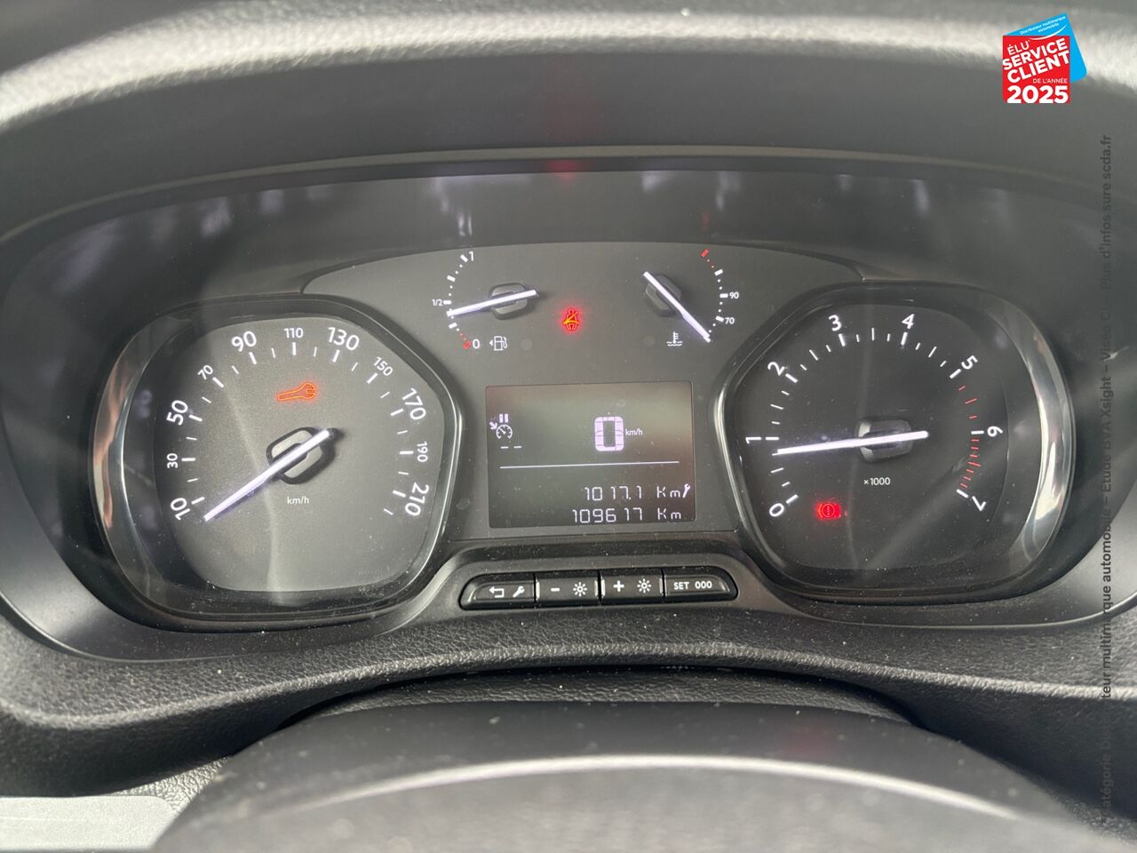 Véhicule d'occasion PEUGEOT EXPERT FG STANDARD 1.5 BLUEHDI 120CH S/S CABINE APPROFONDIE REPLIABLE PRO GPS CARPLAY chez Renault Saint-Louis