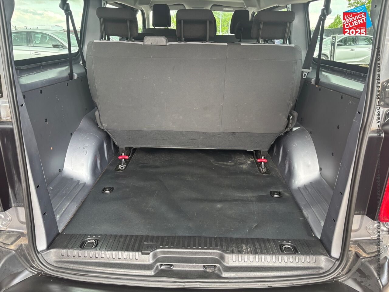 Véhicule d'occasion PEUGEOT EXPERT FG STANDARD 1.5 BLUEHDI 120CH S/S CABINE APPROFONDIE REPLIABLE PRO GPS CARPLAY chez Renault Saint-Louis